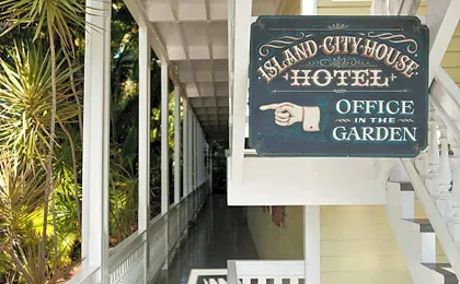 Island City House