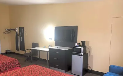 Days Inn by Wyndham Grove City Columbus South