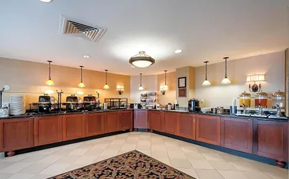 Clarion Collection Arlington Court Suites Hotel