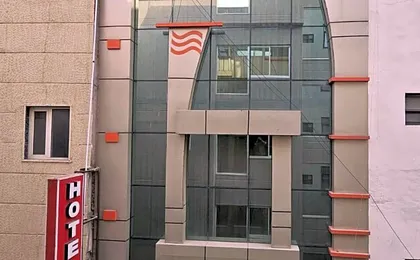 Family Hotel Oppera near IGI Airport