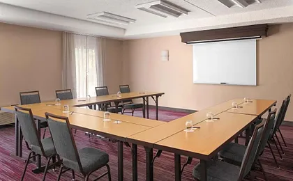 Courtyard by Marriott Mahwah