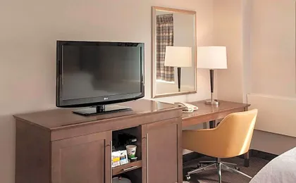 Hampton Inn & Suites Milwaukee-Downtown