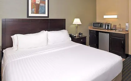 Country Inn & Suites by Radisson, Benton Harbor-St. Joseph, MI