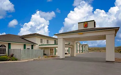 Super 8 by Wyndham Battle Mountain