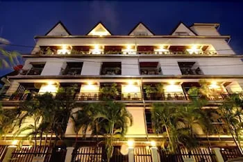 Golden Palms Residence