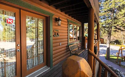 Overlander Mountain Lodge
