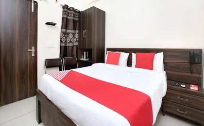 OYO 15620 Hotel Dynasty