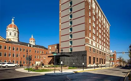 The Yorktowne Hotel, Tapestry Collection by Hilton