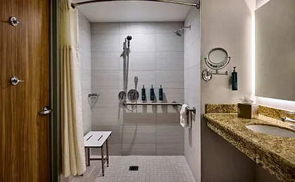 Hotel Zessa Orange County Airport, a DoubleTree by Hilton