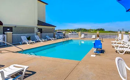 Comfort Inn & Suites Lincoln I-20