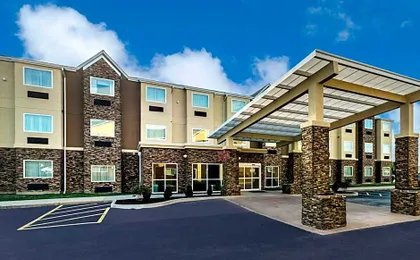 La Quinta Inn & Suites by Wyndham Collinsville - St Louis