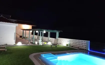 Casa Nine con piscina