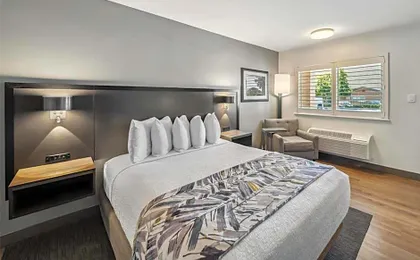 Best Western Plus Hilltop Inn