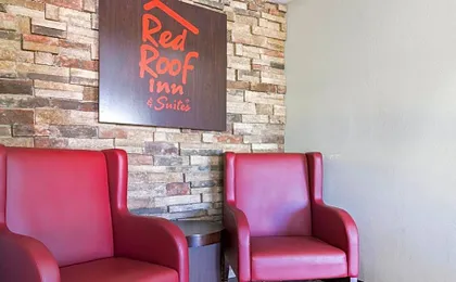 Red Roof Inn & Suites Statesboro - University