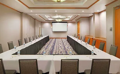 DoubleTree by Hilton Richmond Airport