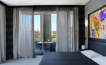 Twentyone Hotel