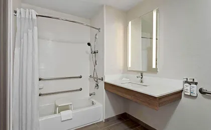 Holiday Inn Express & Suites Chicago West-O'Hare Arpt Area By IHG