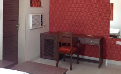 Pals Hotel, Mumbai