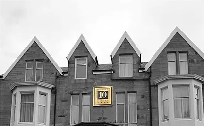 Number 10 Hotel