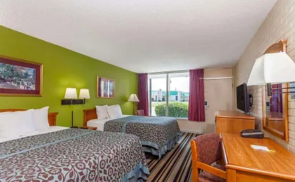 Days Inn by Wyndham Jackson