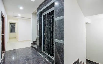 OYO 41994 Hotel Wall Street
