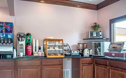 Amherst Inn & Suites