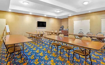 La Quinta Inn & Suites by Wyndham Glen Rose