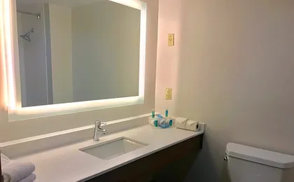 Holiday Inn Express Hotel & Suites Louisville East By IHG
