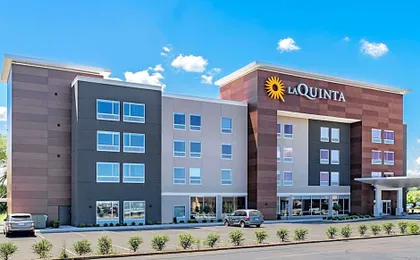 LaQuinta Suites by Wyndham South Bend Notre Dame Area