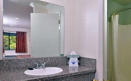 Americas Best Value Inn & Suites Clearlake Wine Country
