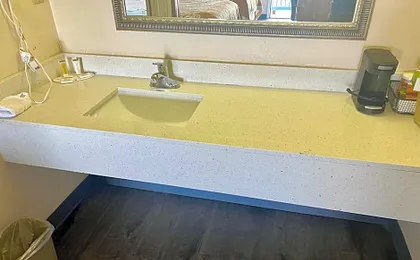 Days Inn by Wyndham Fort Wayne