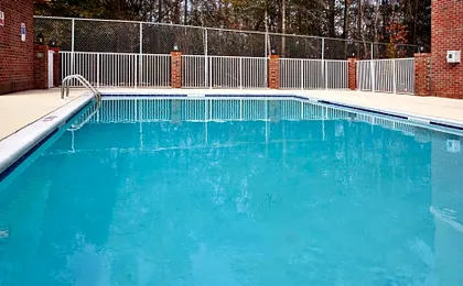 Holiday Inn Express & Suites Hope Mills-Fayetteville Arpt by IHG