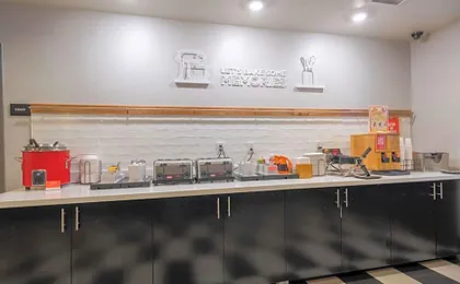 Hampton Inn & Suites DuPont