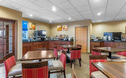 Comfort Inn & Suites Near University of Wyoming