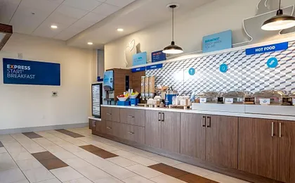 Holiday Inn Express & Suites Platteville By IHG