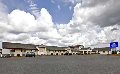 Americas Best Value Inn & Suites Thief River Falls