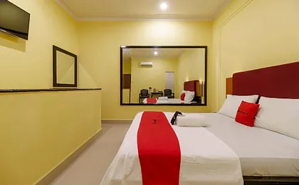 RedDoorz Plus near Ancol