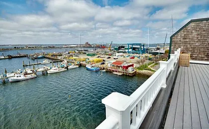 Wyndham Inn on Long Wharf
