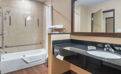 Best Western Plus Bathurst Hotel & Suites