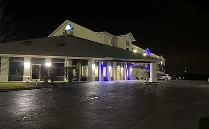 Days Inn by Wyndham Batavia Ohio