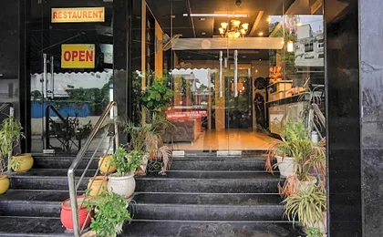 Super Townhouse Bani Park Formerly Aroma Residency