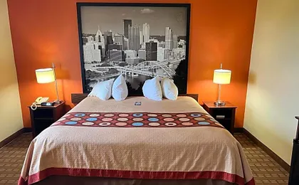 Super 8 by Wyndham Altoona