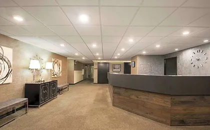 Days Hotel by Wyndham University Ave SE