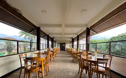 SPENCER GREEN HOTEL