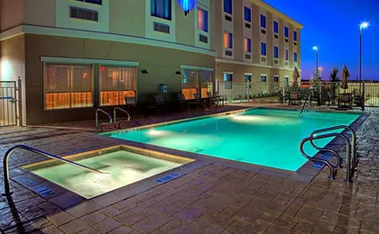Holiday Inn Express & Suites Cotulla By IHG