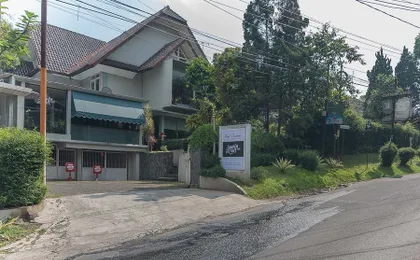 RedDoorz near UPI Setiabudi 2