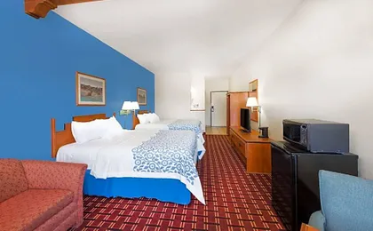 Days Inn & Suites by Wyndham Lordsburg