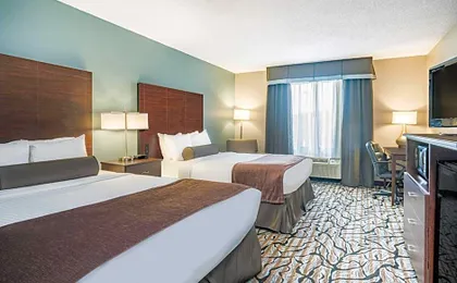 Days Inn & Suites by Wyndham Wausau
