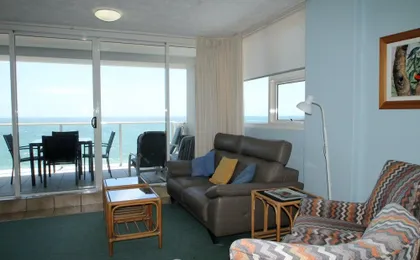 84 The Spit Holiday Apartments