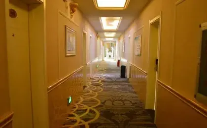 Xingshan Luoma Holiday Hotel
